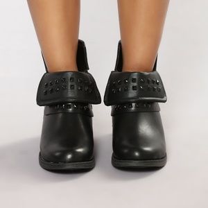 Williamson Moto Stud Bootie Black Size 9